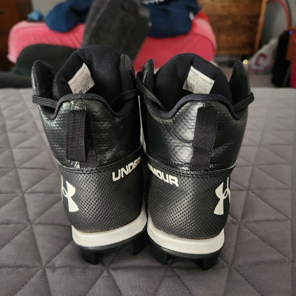 Under Armour Cleats Size 4.5 Youth - Picture 5 of 5